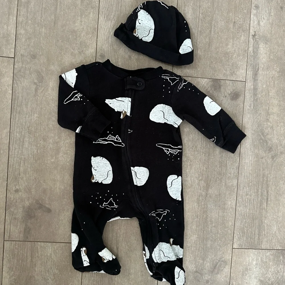 Carter’s 3 month sleep & play set zip footies and cap matching outfit set